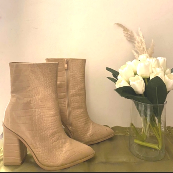 Lulu & Sky Crocodile Beige Block Heeled Boots - Picture 2 of 5